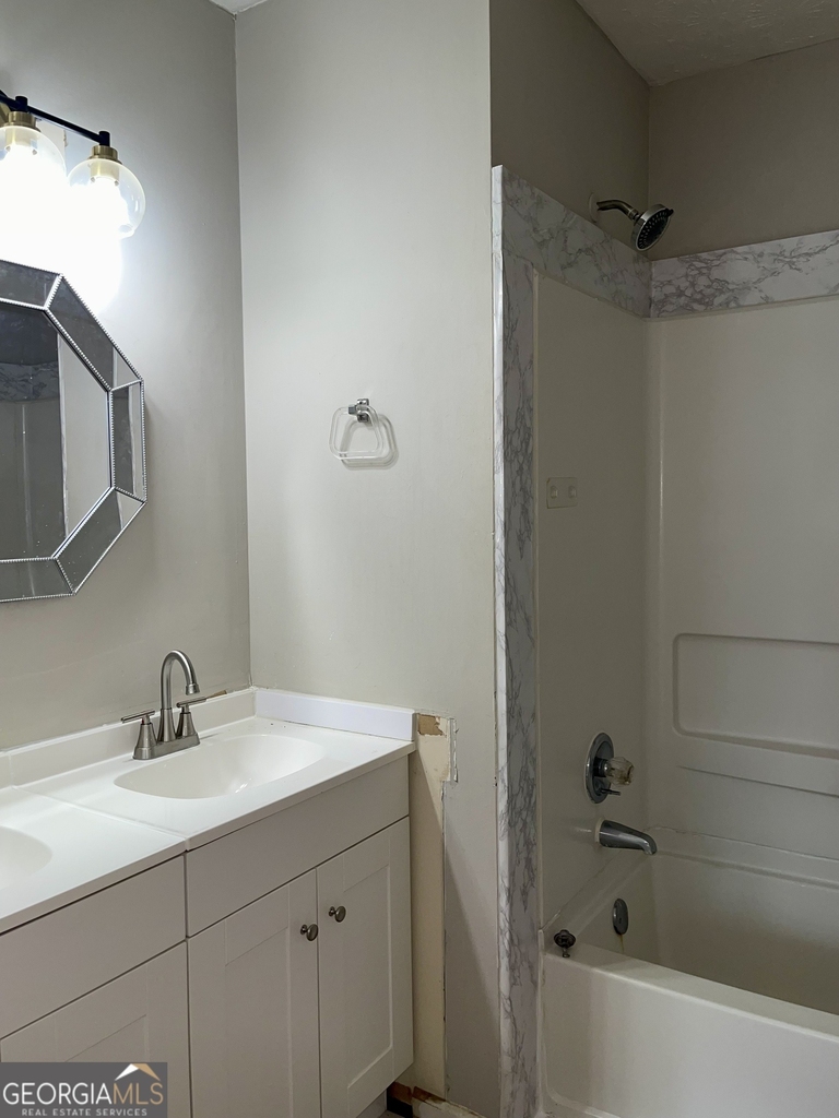 945 Silverwood Drive - Photo 6