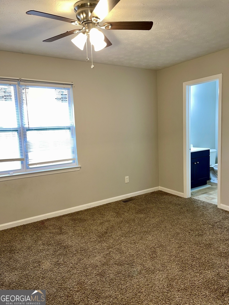 945 Silverwood Drive - Photo 7