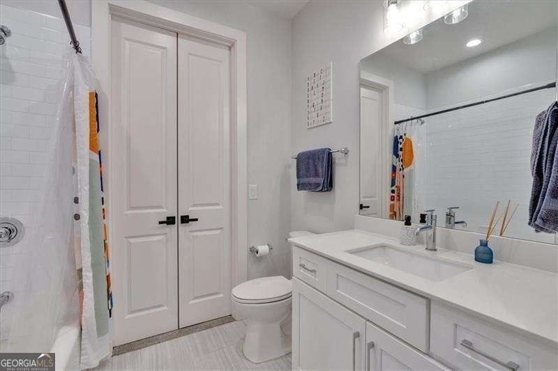 6890 Peachtree Dunwo Road - Photo 13