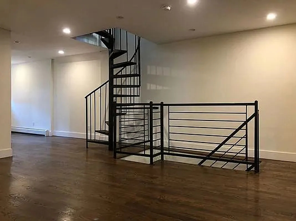 165 Covert Street - Photo 11