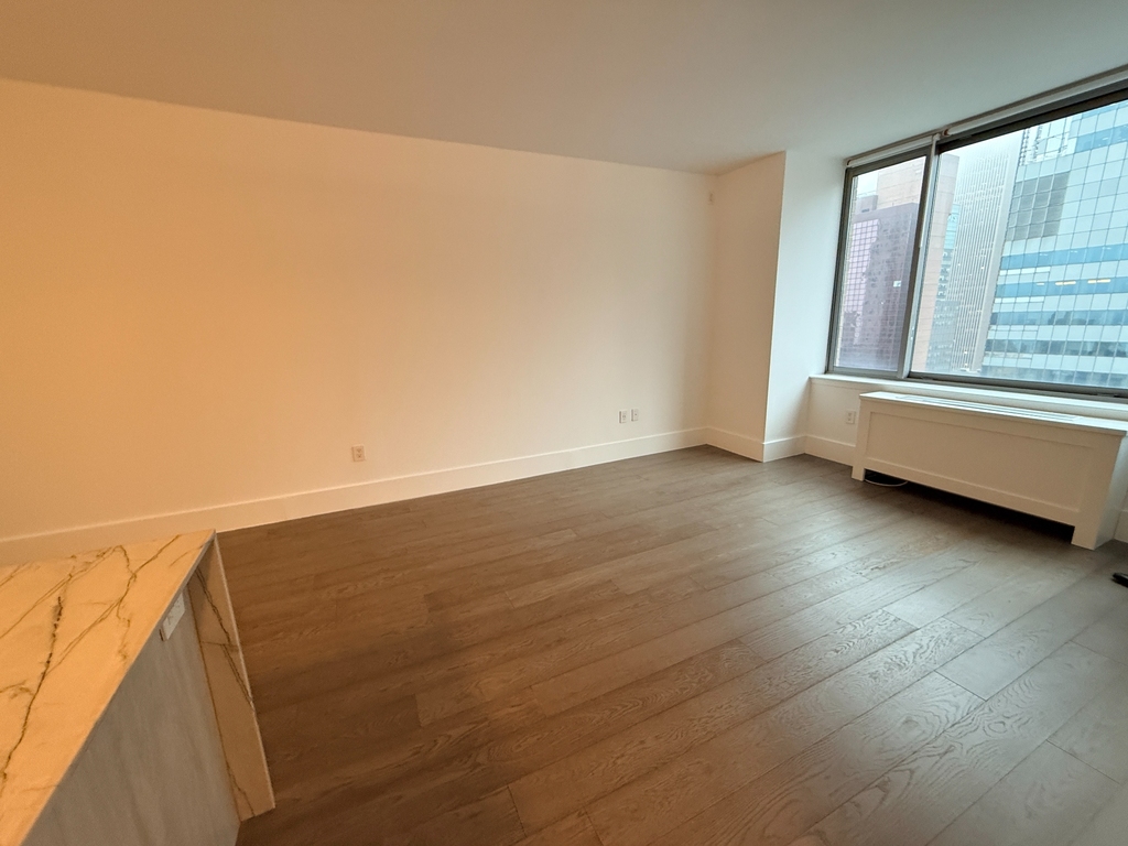 47th St & 8th Ave - Photo 4
