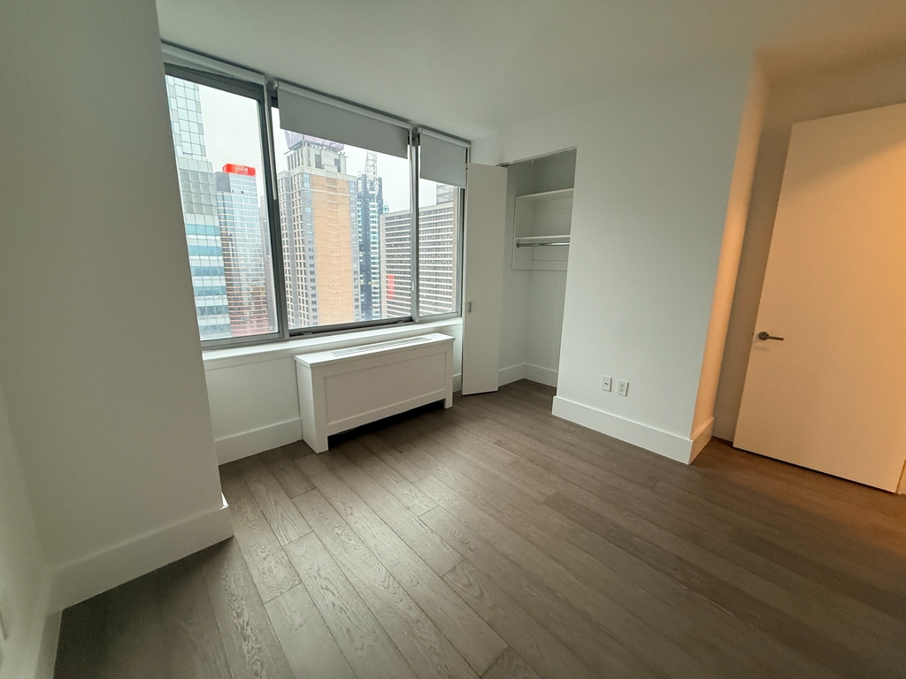 47th St & 8th Ave - Photo 3
