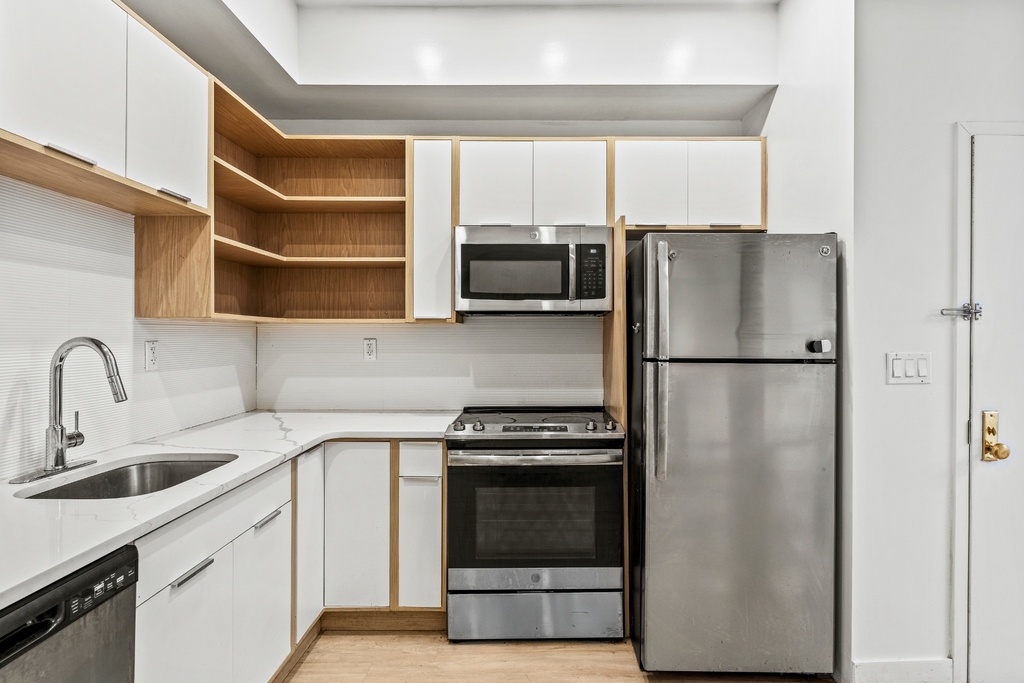810 Macon Street - Photo 1