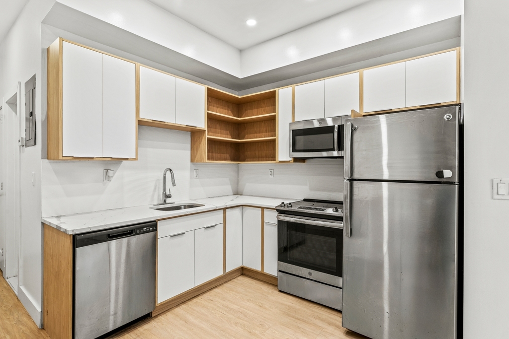 810 Macon Street - Photo 2