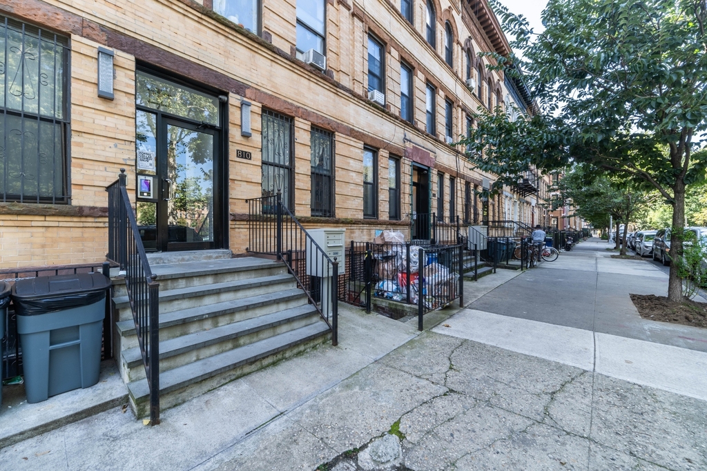 810 Macon Street - Photo 11