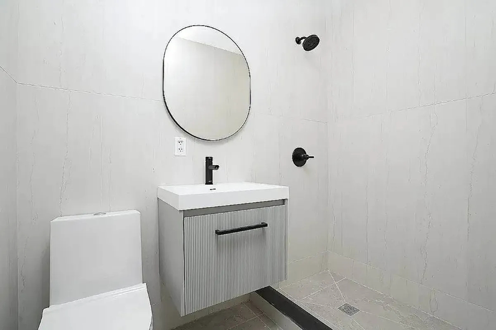70 Greenpoint Avenue - Photo 7