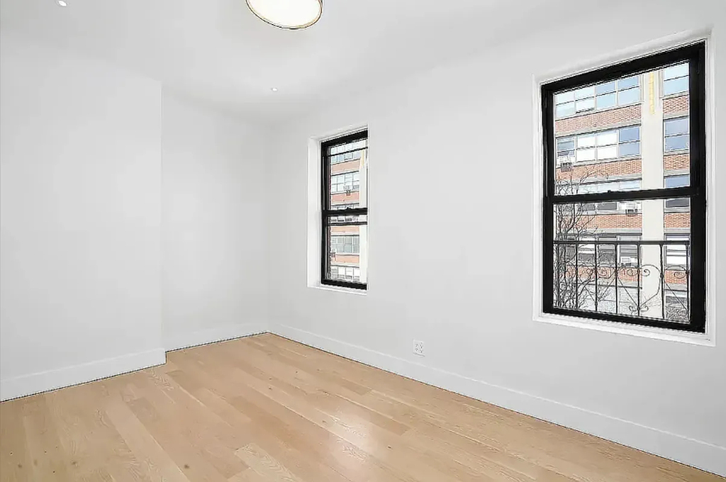 70 Greenpoint Avenue - Photo 5