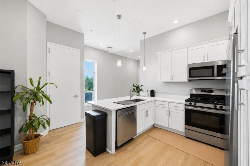 271 Millburn Ave - Photo 8