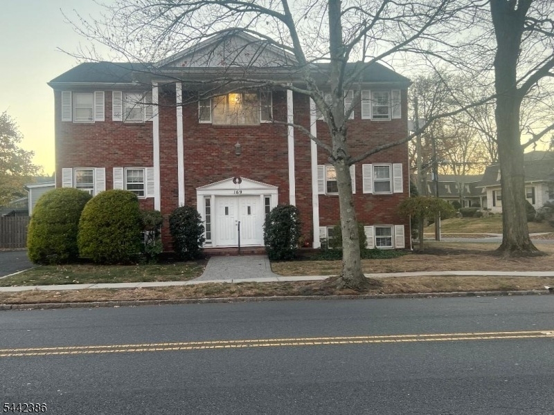 169 Mountain Ave - Photo 0