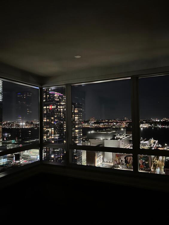 555 10th Avenue - Photo 2