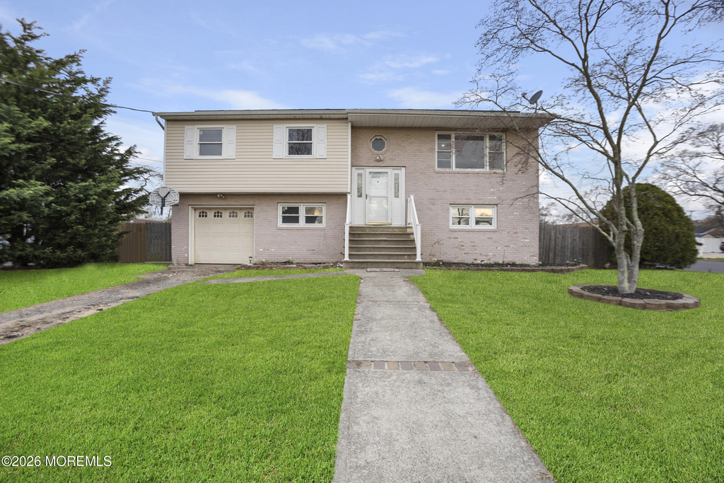 546 George Road - Photo 0