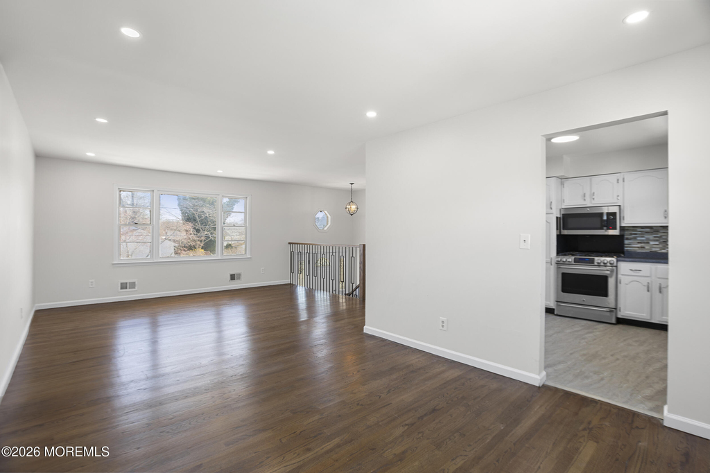 546 George Road - Photo 4