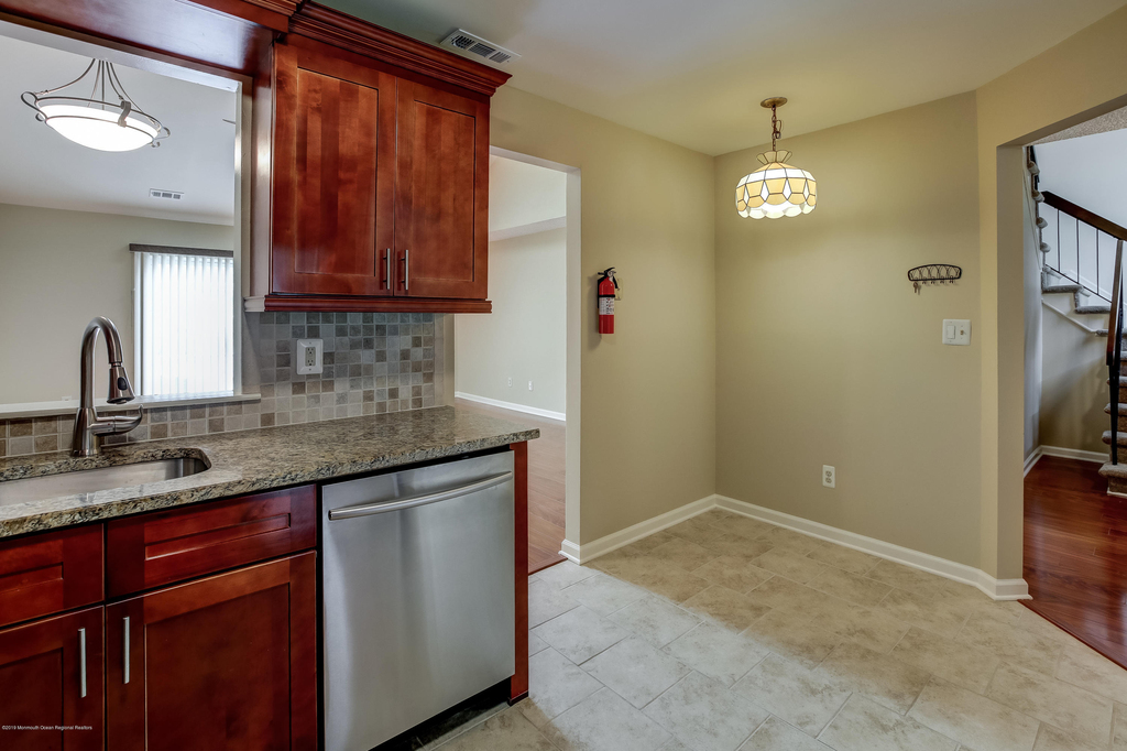 92 Tulip Lane - Photo 2