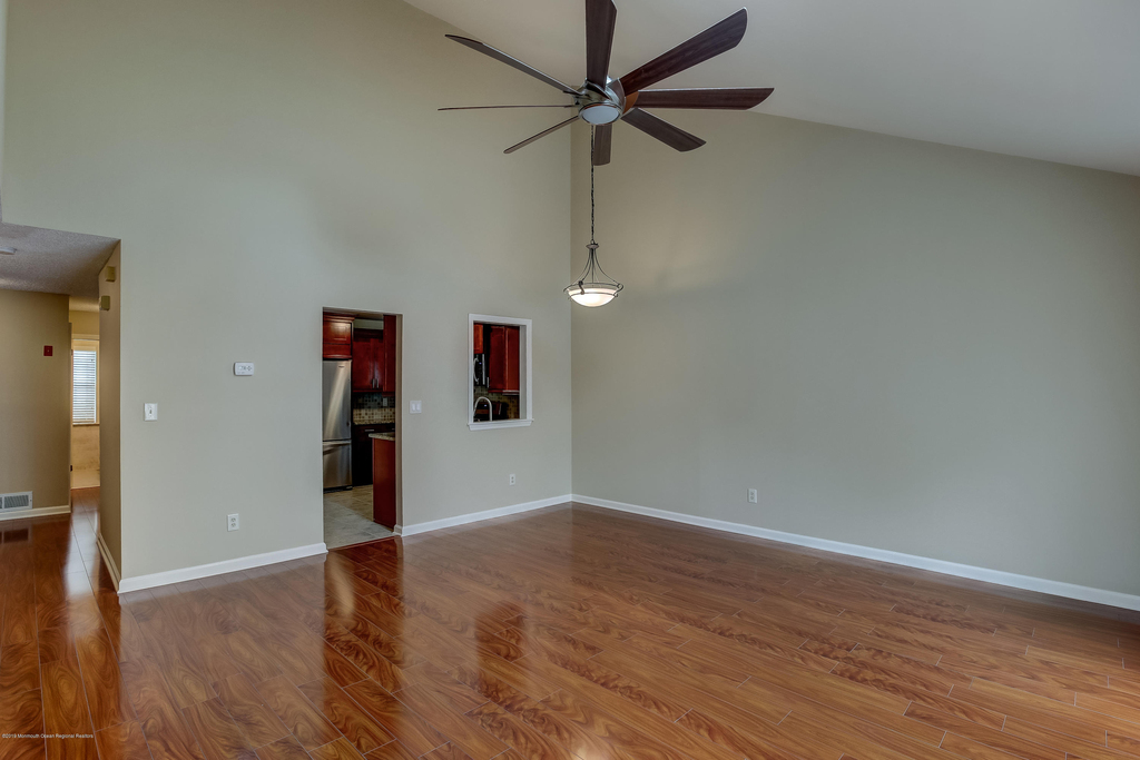 92 Tulip Lane - Photo 4