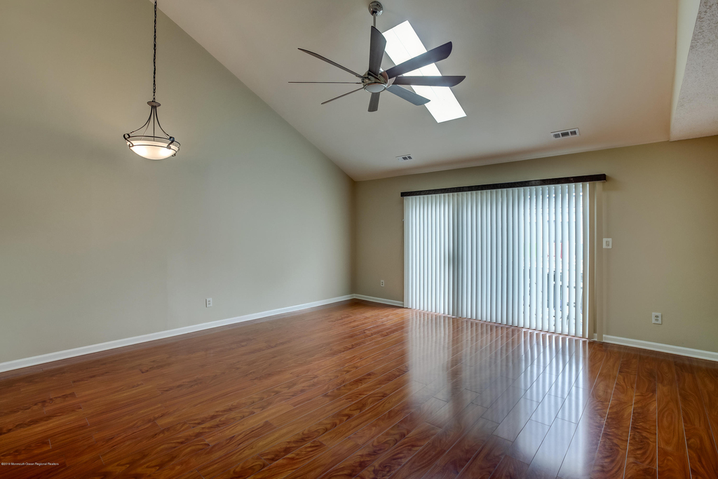 92 Tulip Lane - Photo 3