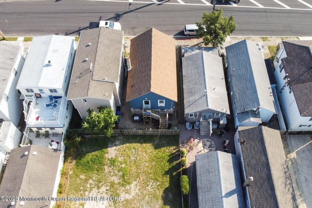 218 Porter Avenue - Photo 3