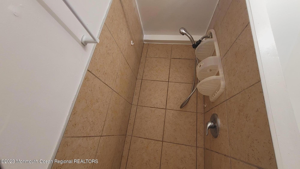 218 Porter Avenue - Photo 16