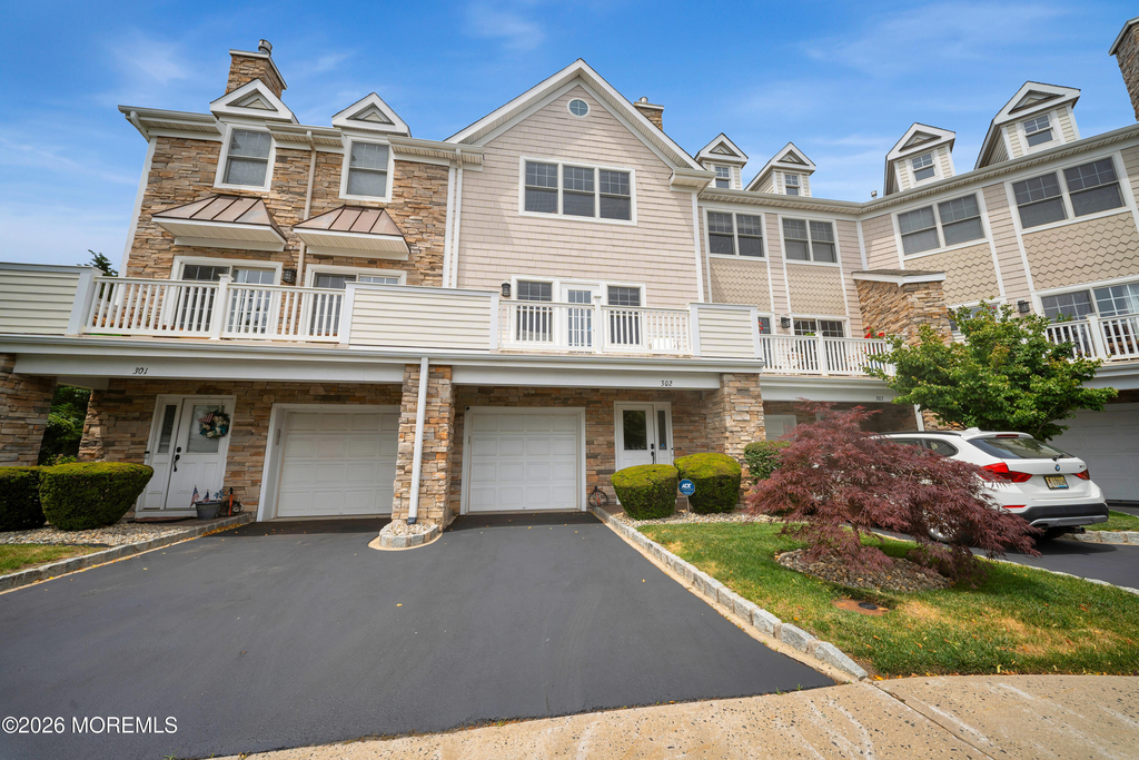 302 Villa Drive - Photo 1