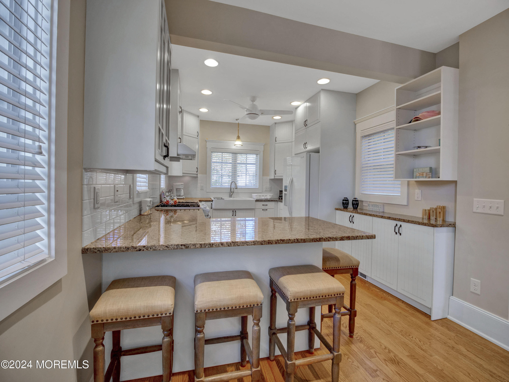 106 10th Avenue - Photo 3