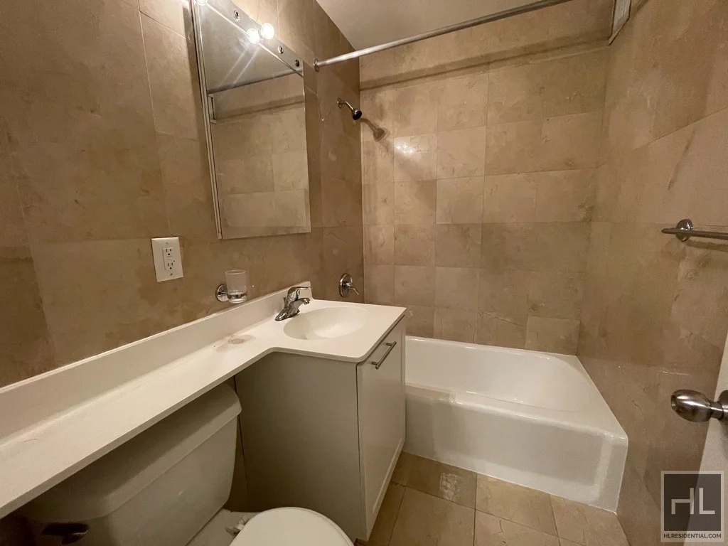 East 49 Street - Photo 5