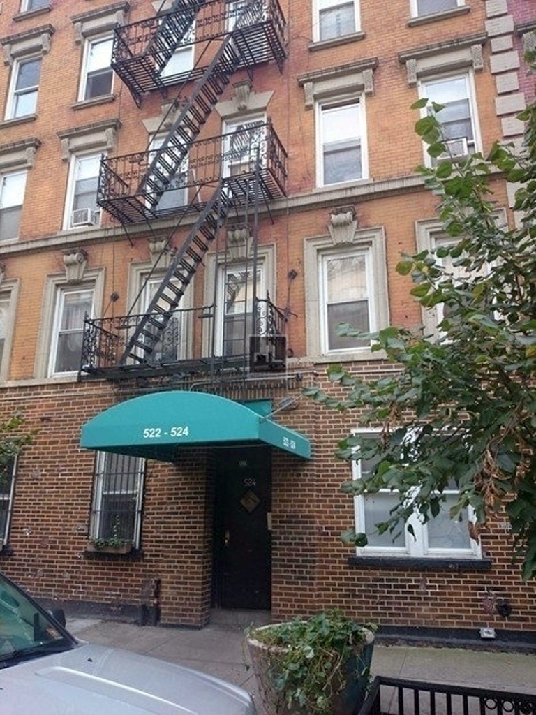 East 11th Street - Photo 2