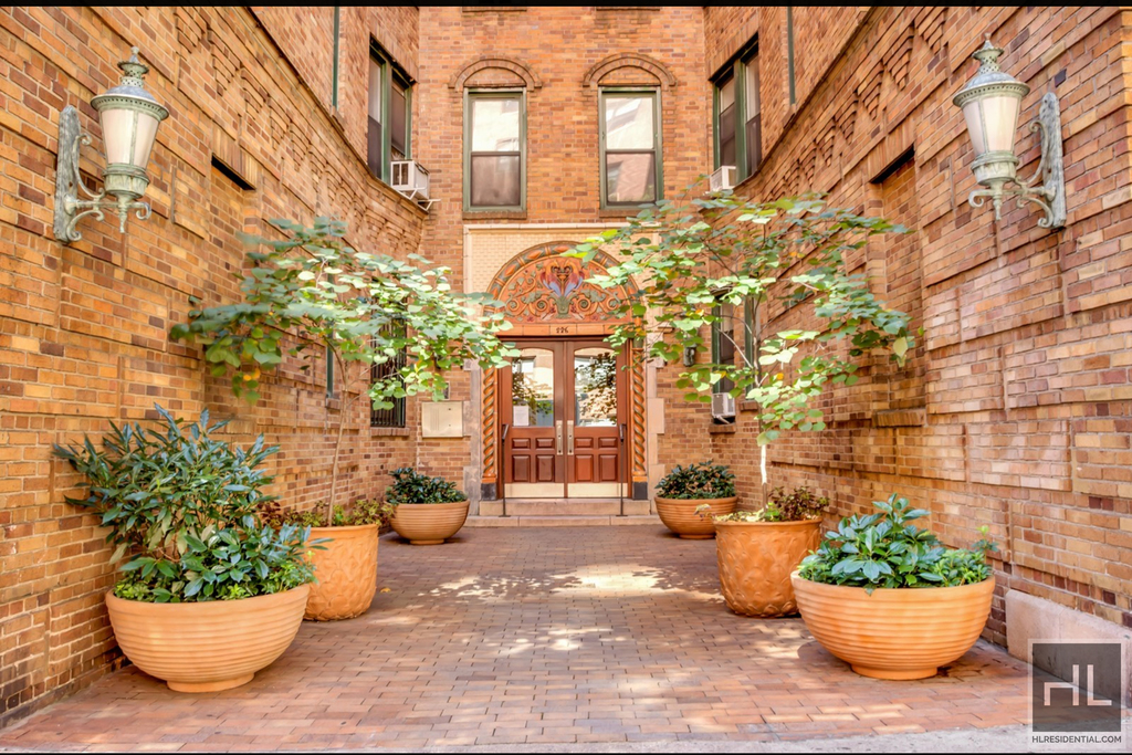 East 70 Street - Photo 0