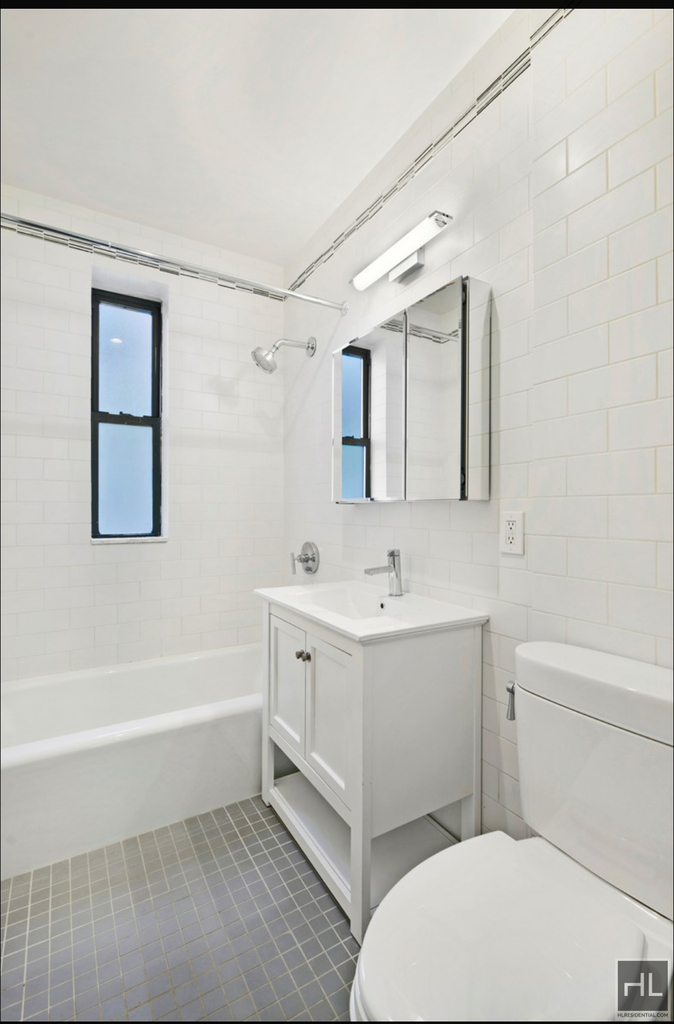 East 70 Street - Photo 7