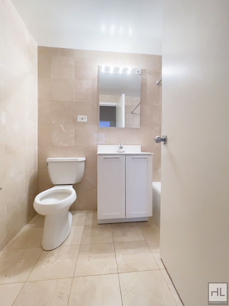 East 55 Street - Photo 6