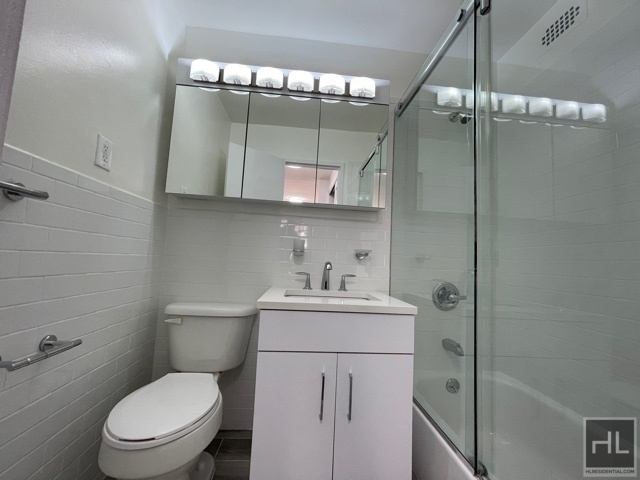 East 56 Street - Photo 2