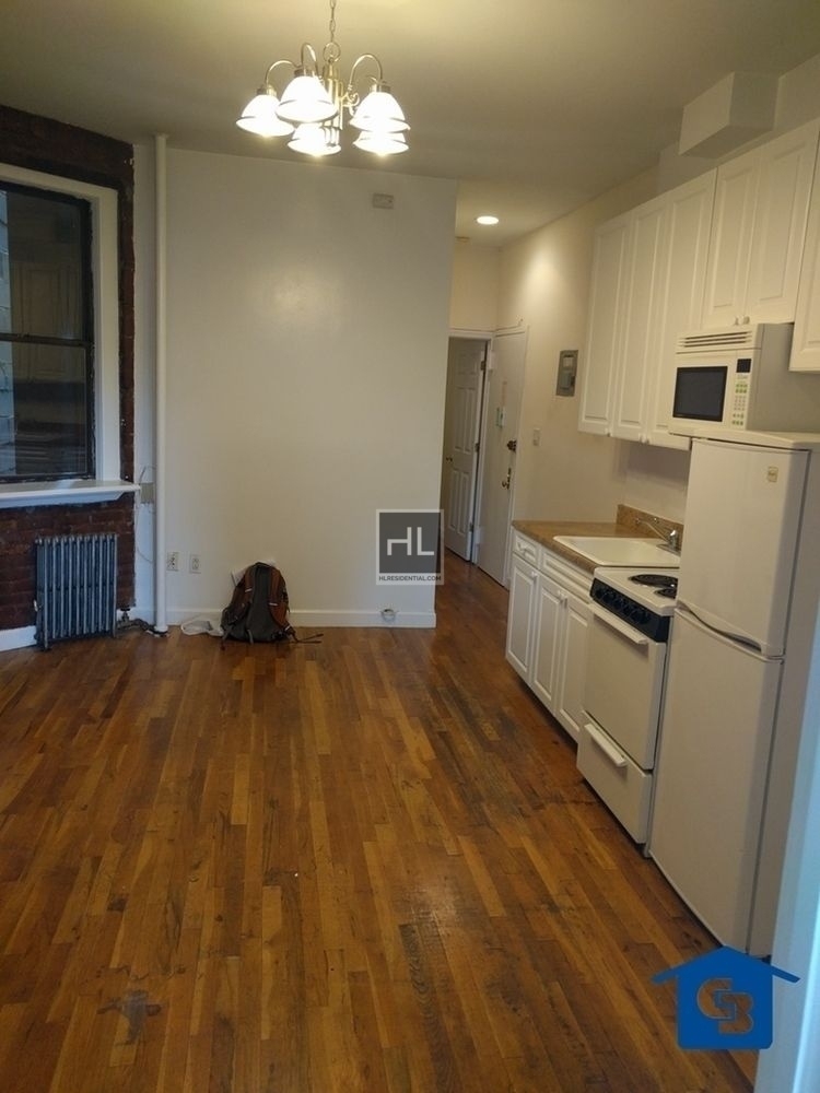 E 3rd St - Photo 1