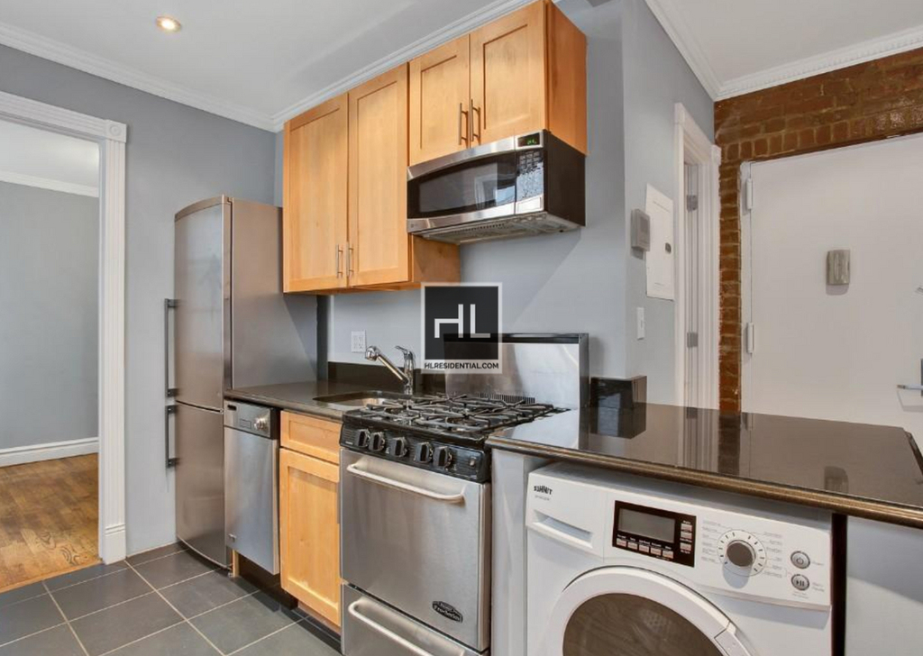 East 13 Street - Photo 3