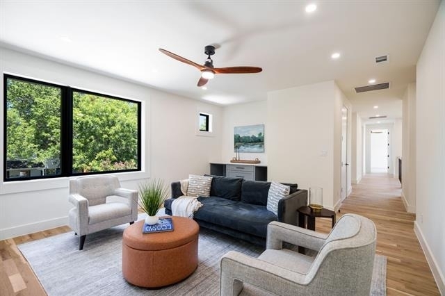 5836 Kenwood Avenue - Photo 9
