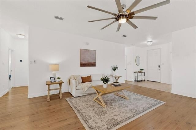 6212 Topsail Drive - Photo 4
