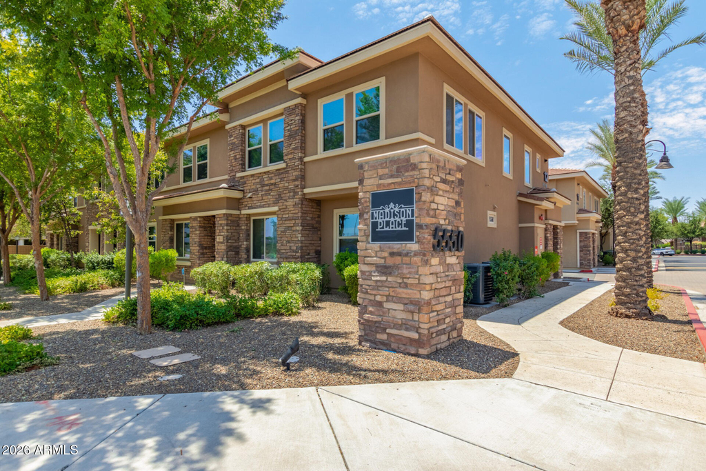 5550 N 16th Street - Photo 1