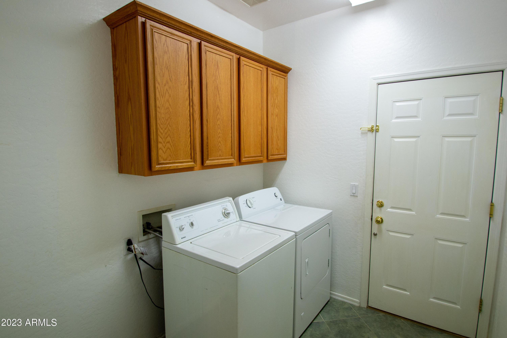 3381 W Thoreau Lane - Photo 4
