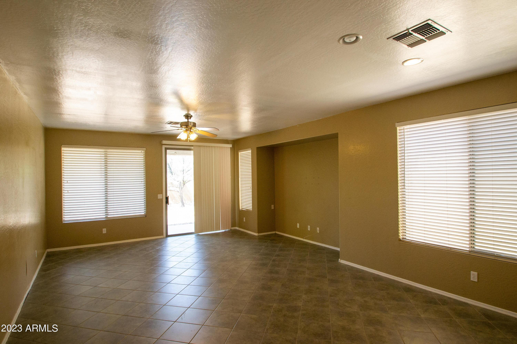 3381 W Thoreau Lane - Photo 3