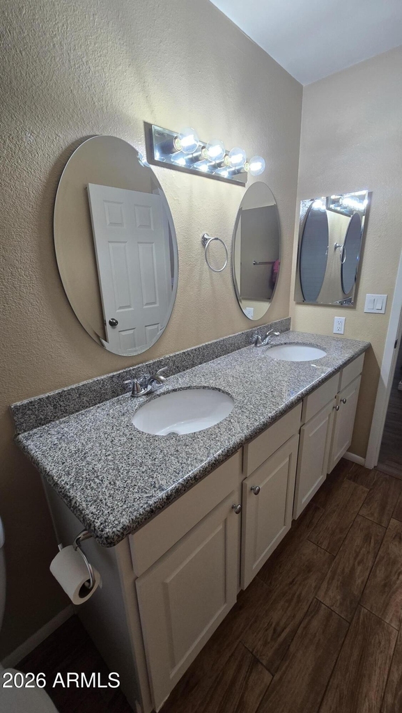 5128 W Surrey Avenue - Photo 2