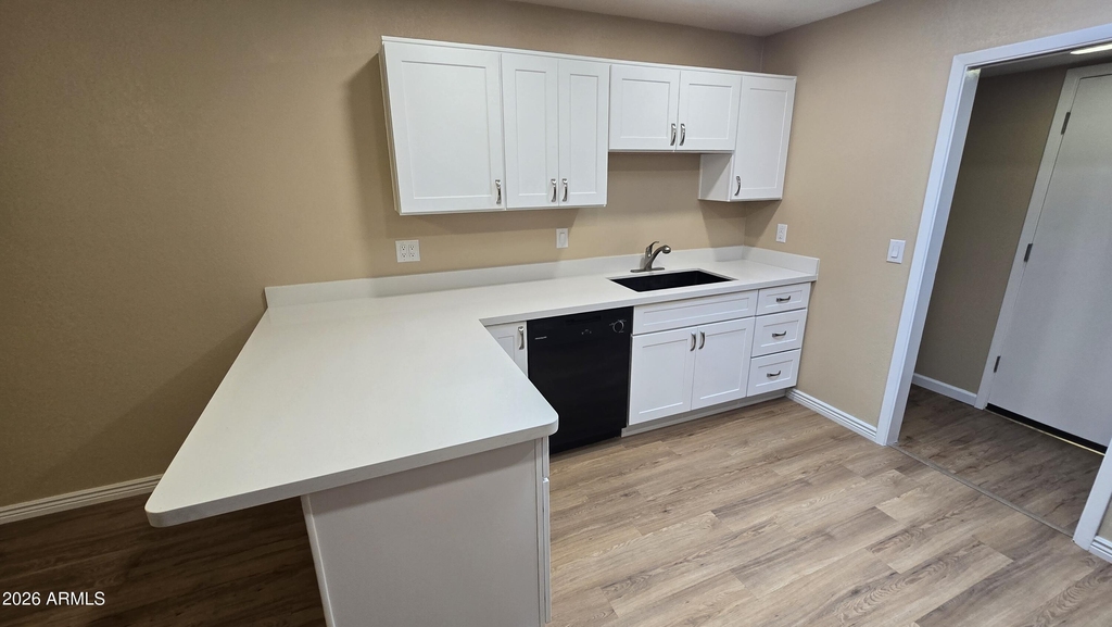 5128 W Surrey Avenue - Photo 13