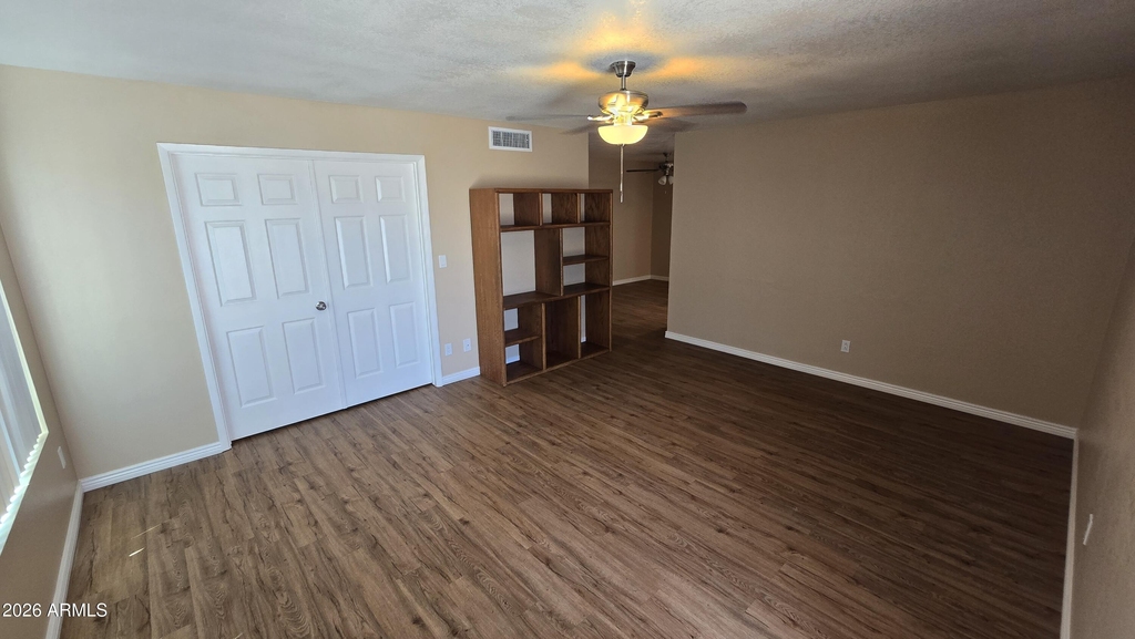 5128 W Surrey Avenue - Photo 4