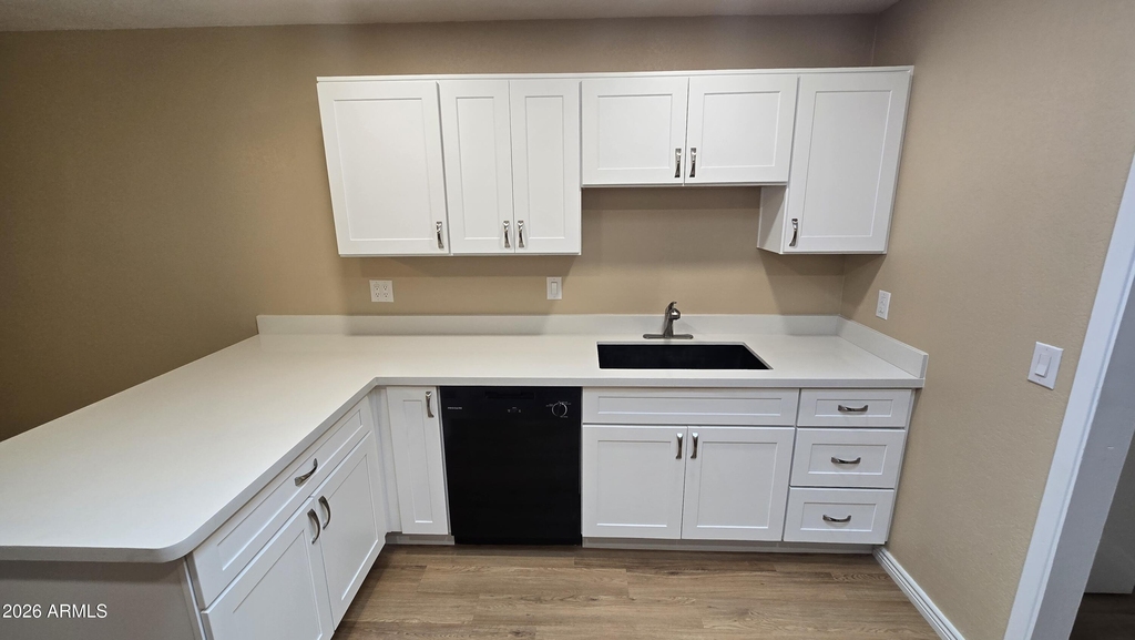5128 W Surrey Avenue - Photo 14
