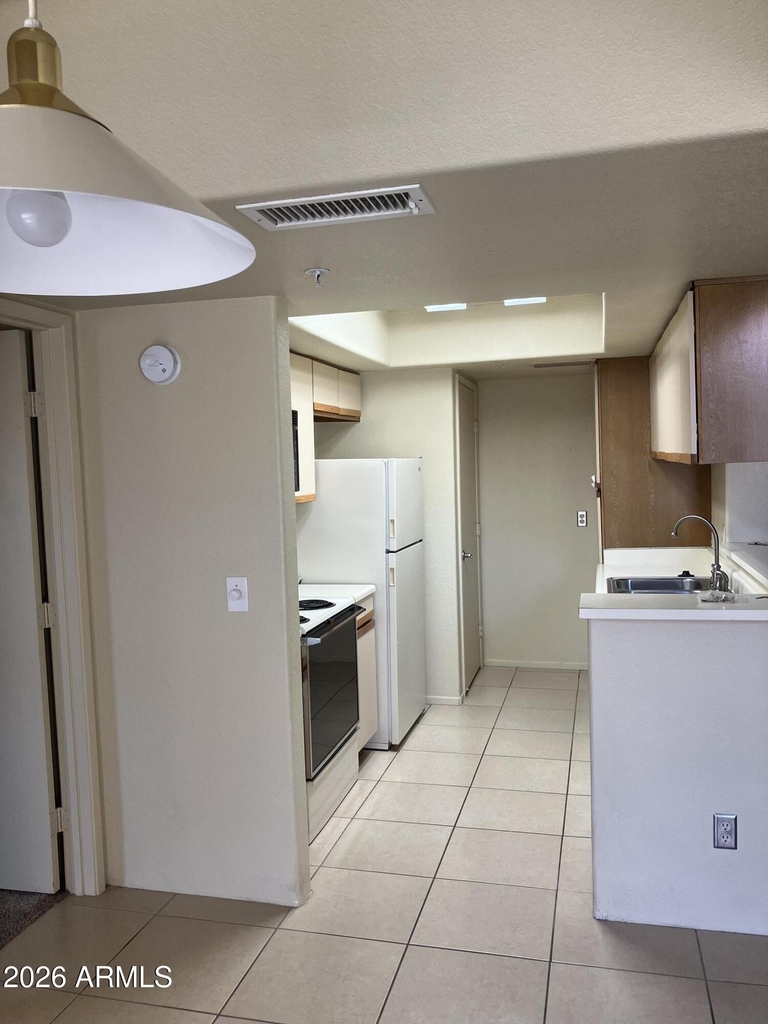 1333 E Morten Avenue - Photo 2
