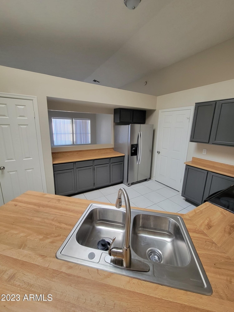 6320 W Shaw Butte Drive - Photo 2
