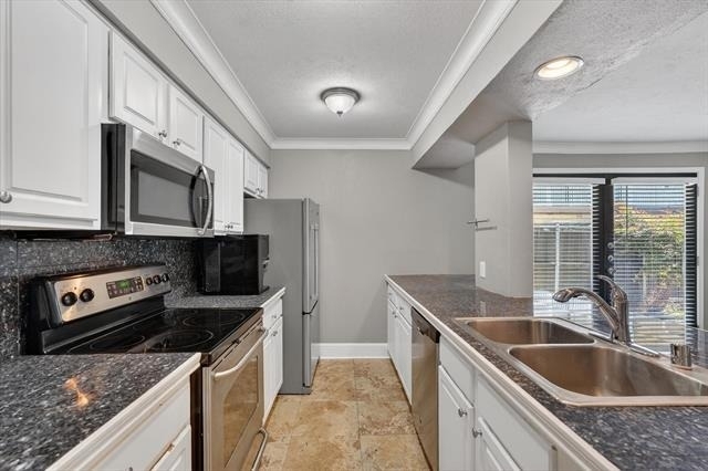 5932 Sandhurst Lane - Photo 14