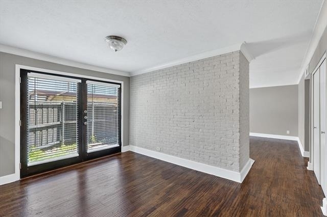 5932 Sandhurst Lane - Photo 11