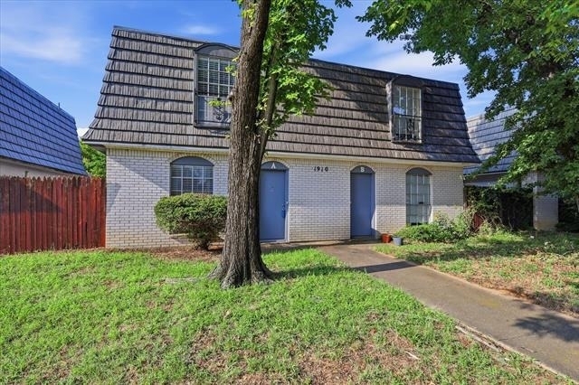 1910 W Sanford Street - Photo 1