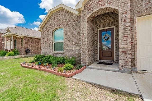 1034 Manuel Drive - Photo 3