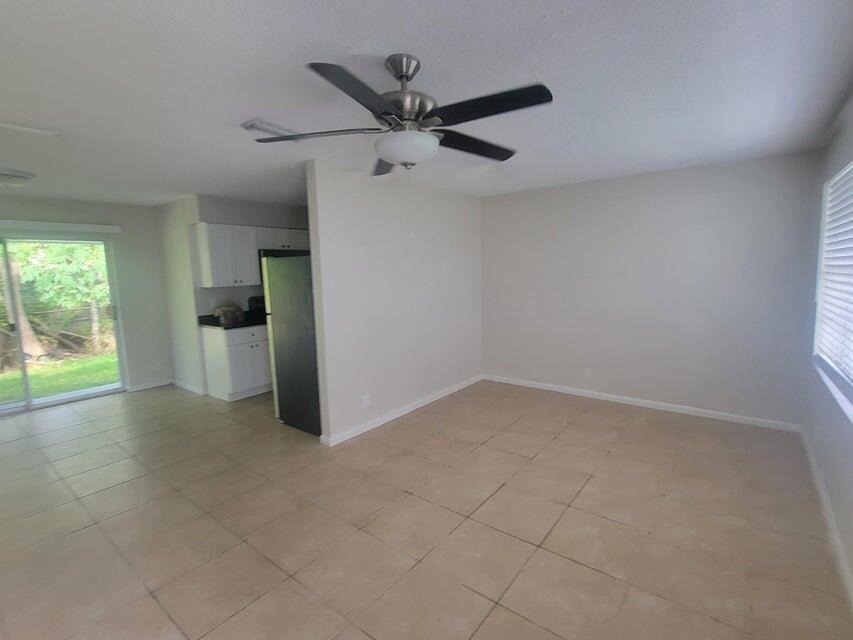 242 Se 24th Avenue - Photo 3