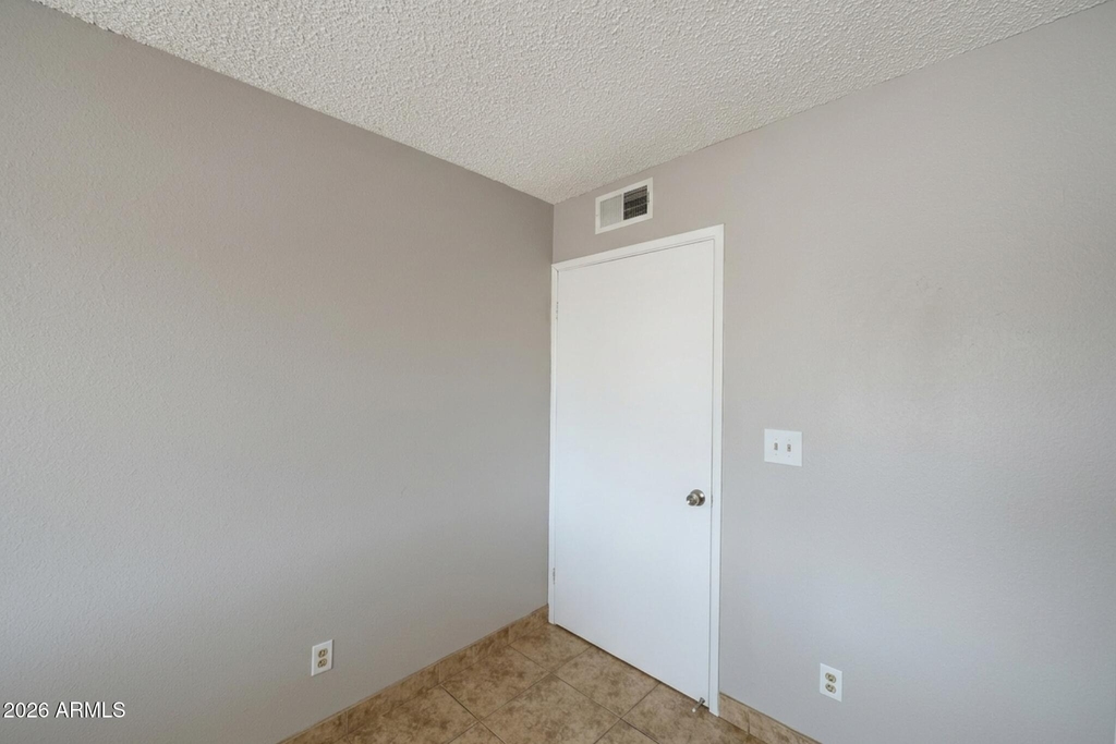 410 E 9th Avenue - Photo 10
