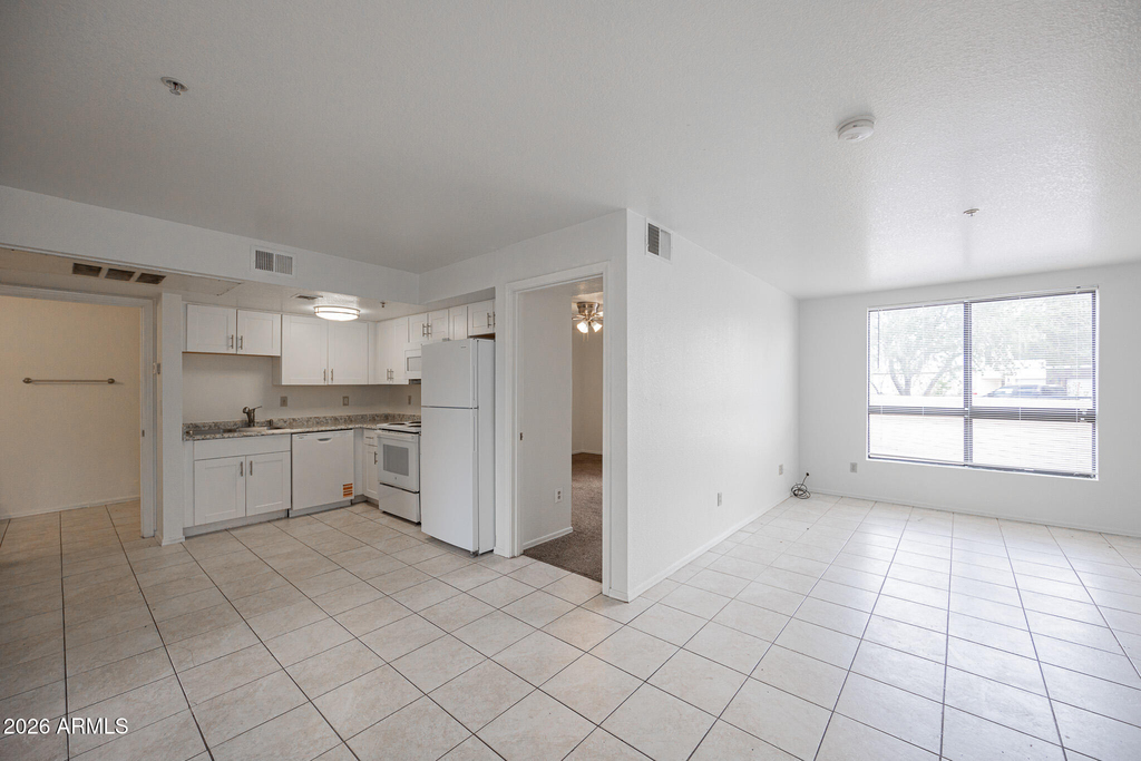 16033 N 25th Street - Photo 6