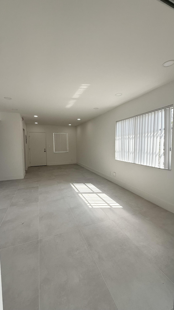 6505 Winfield Boulevard - Photo 11